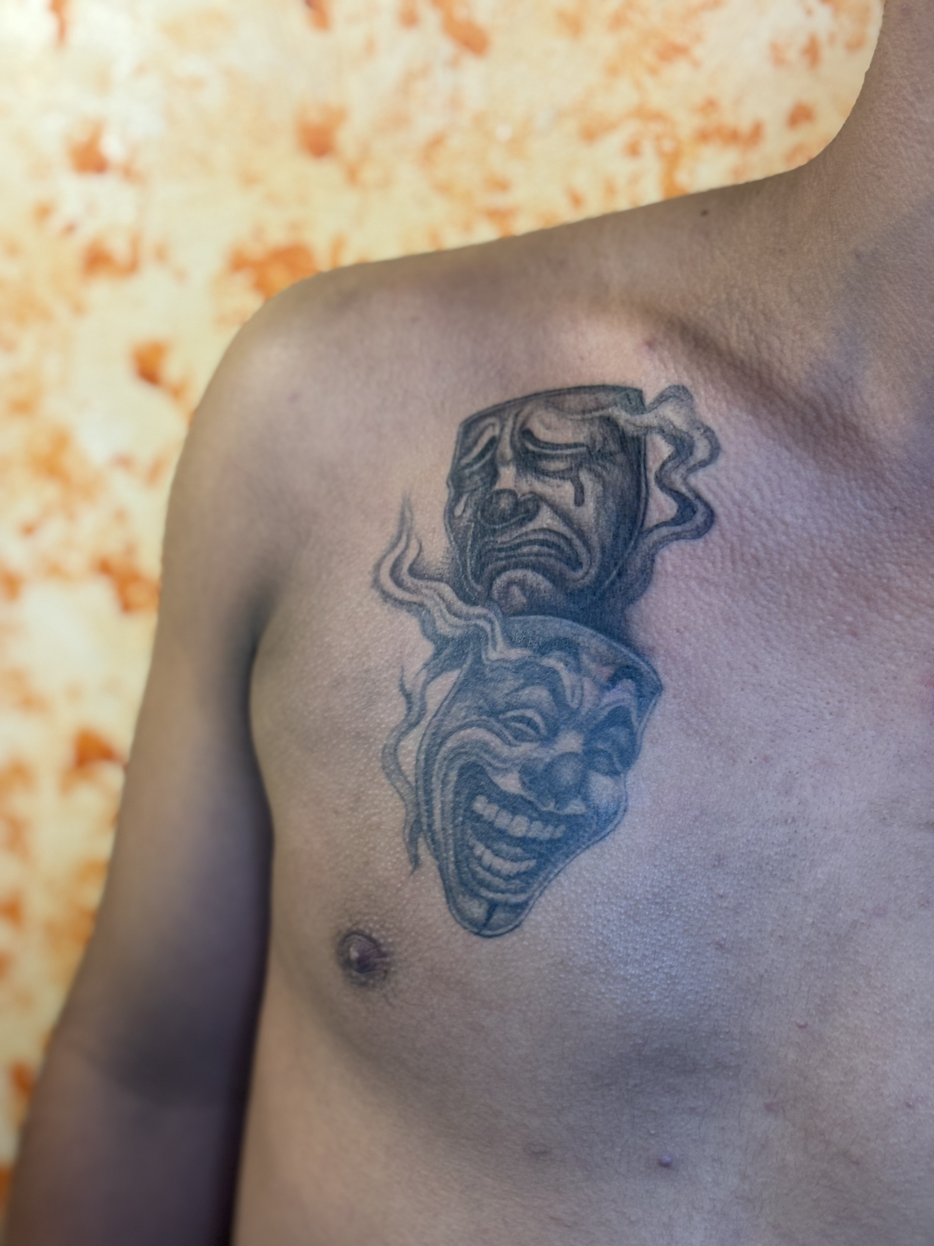 Tatuaje máscaras de teatro