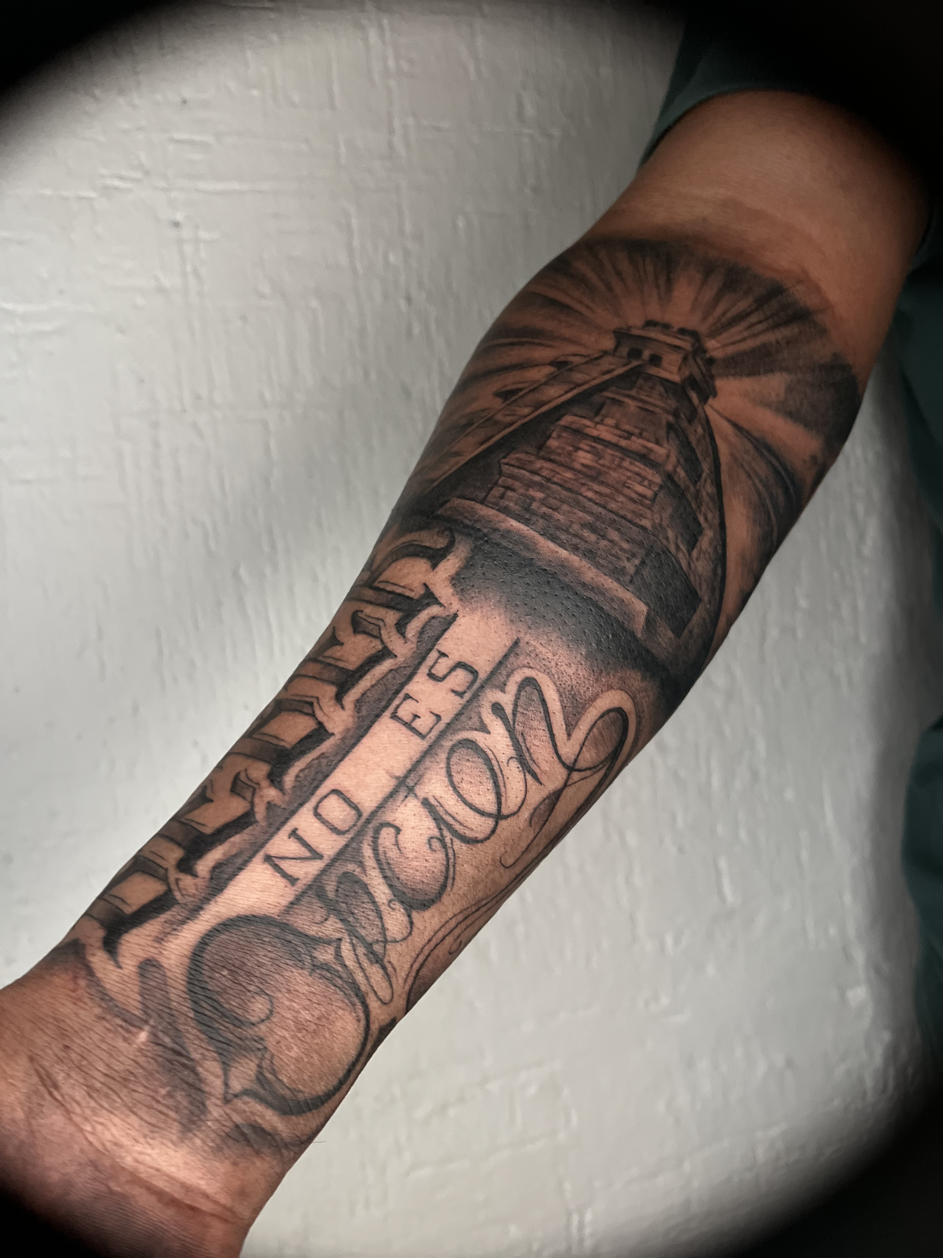 Tatuaje pirámide maya